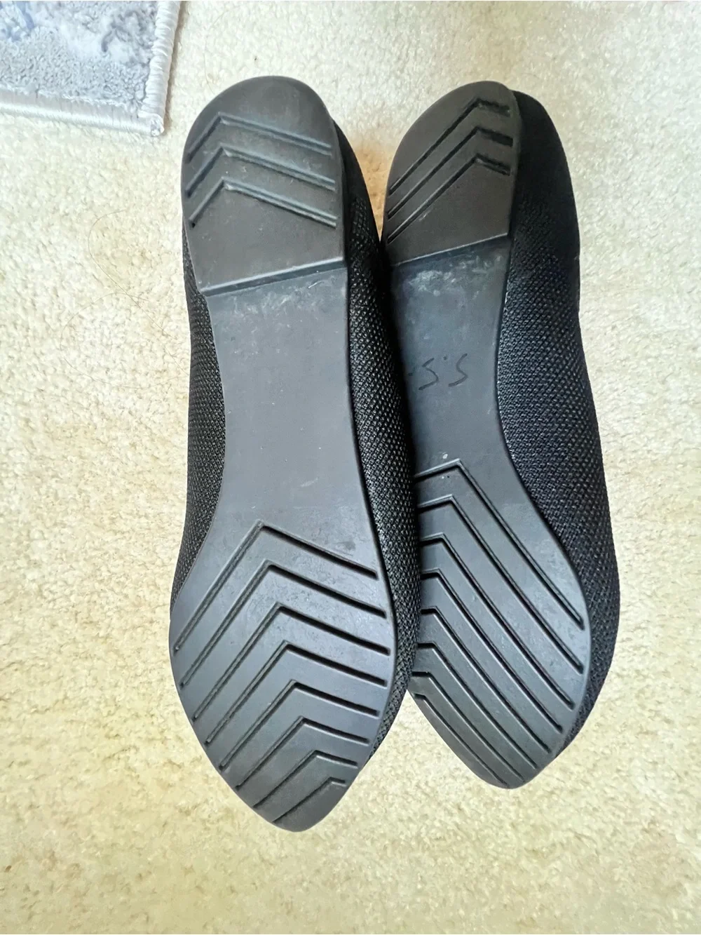 Cynthia Rowley sleek pointed